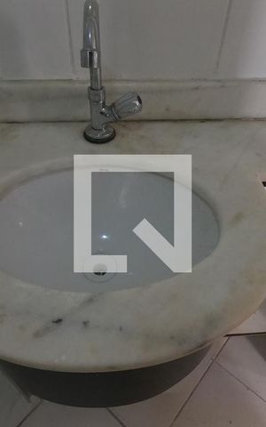 Apartamento para alugar com 51m², 2 quartos e 1 vaga Apartamento para alugar com 51m², 2 quartos e 1 vagaBanheiro
