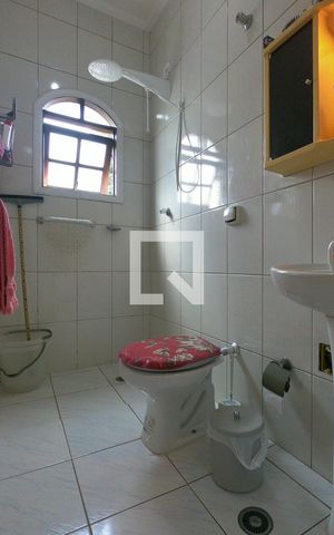 Casa à venda com 225m², 3 quartos e 6 vagasBanheiro Suíte
