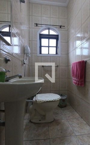 Casa à venda com 225m², 3 quartos e 6 vagasLavabo