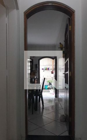 Casa à venda com 225m², 3 quartos e 6 vagasCorredor