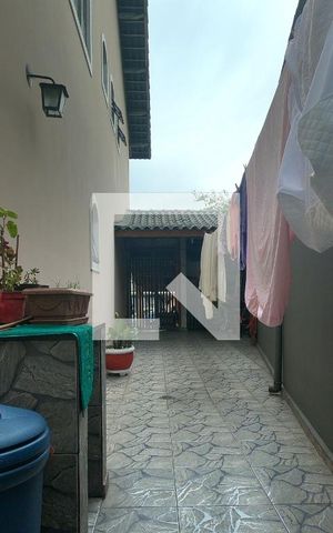 Casa à venda com 225m², 3 quartos e 6 vagasÁrea de Serviço