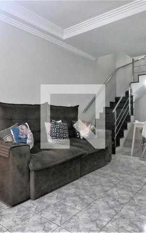 Casa à venda com 225m², 3 quartos e 6 vagasSala