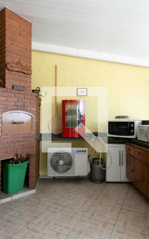 Casa à venda com 128m², 3 quartos e 3 vagas Casa à venda com 128m², 3 quartos e 3 vagasEspaço Gourmet