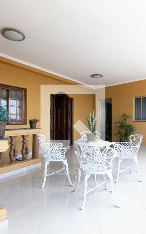 Casa à venda com 128m², 3 quartos e 3 vagas Casa à venda com 128m², 3 quartos e 3 vagasVaranda da Sala