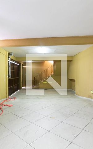Casa à venda com 128m², 3 quartos e 3 vagas Casa à venda com 128m², 3 quartos e 3 vagasGaragem