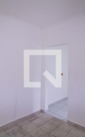 Casa para alugar com 65m², 1 quarto e 1 vagaQuarto