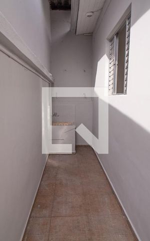 Casa para alugar com 65m², 1 quarto e 1 vagaÁrea de Serviço