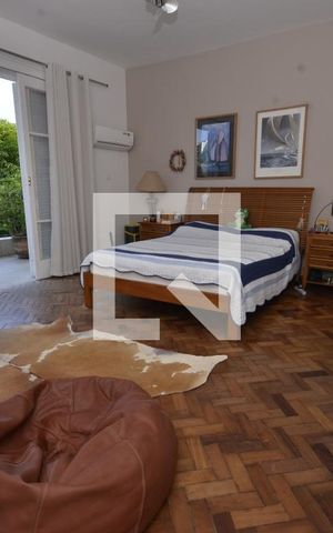 Casa à venda com 550m², 5 quartos e 2 vagasQuarto com suíte
