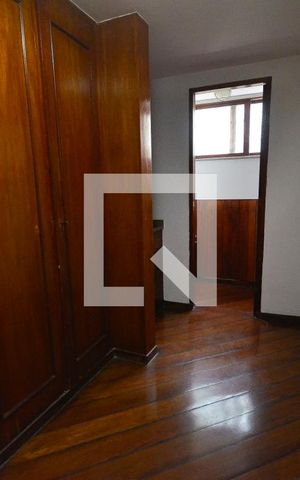 Casa à venda com 550m², 5 quartos e 2 vagasEntrada do escritorio