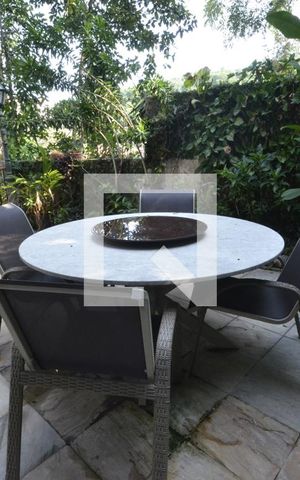 Casa à venda com 550m², 5 quartos e 2 vagasJardim do Escritório