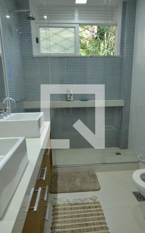 Casa à venda com 550m², 5 quartos e 2 vagasBanheiro Social