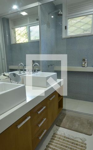 Casa à venda com 550m², 5 quartos e 2 vagasBanheiro Social