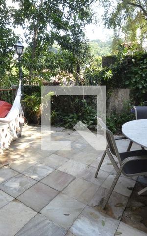 Casa à venda com 550m², 5 quartos e 2 vagasJardim do Escritório