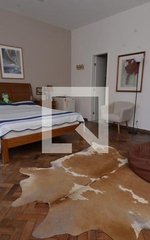 Casa à venda com 550m², 5 quartos e 2 vagasQuarto com suíte