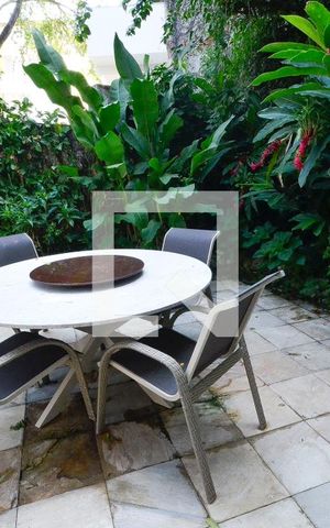 Casa à venda com 550m², 5 quartos e 2 vagasJardim do Escritório
