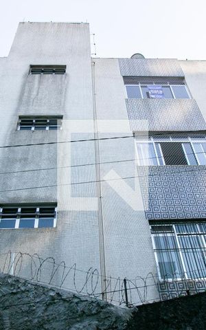 Apartamento à venda com 61m², 2 quartos e 1 vaga Apartamento à venda com 61m², 2 quartos e 1 vagaFachada