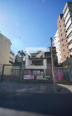 Casa à venda com 260m², 3 quartos e 2 vagasFachada