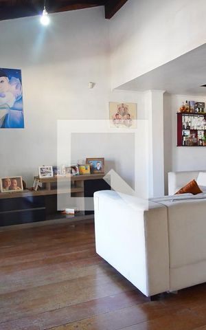 Casa à venda com 260m², 3 quartos e 2 vagasSala
