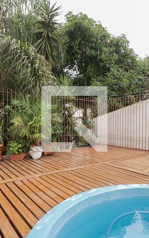 Casa de condomínio à venda com 258m², 3 quartos e 2 vagas Casa de condomínio à venda com 258m², 3 quartos e 2 vagasÁrea Externa