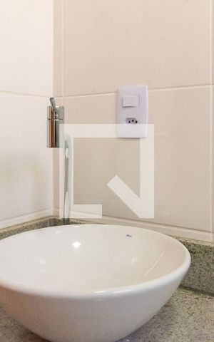 Apartamento à venda com 40m², 2 quartos e 1 vaga Apartamento à venda com 40m², 2 quartos e 1 vagaBanheiro