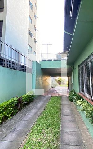 Casa à venda com 300m², 6 quartos e 2 vagasÁrea Externa