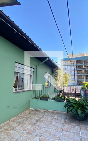 Casa à venda com 300m², 6 quartos e 2 vagasÁrea Externa
