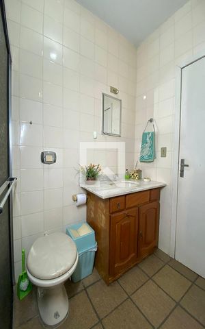 Casa à venda com 300m², 6 quartos e 2 vagasBanheiro Social