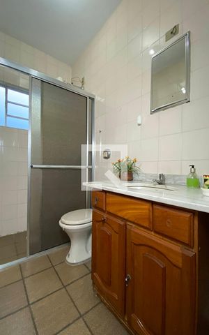Casa à venda com 300m², 6 quartos e 2 vagasBanheiro Social