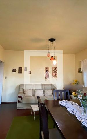 Casa à venda com 300m², 6 quartos e 2 vagasSala