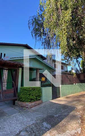 Casa à venda com 300m², 6 quartos e 2 vagasFachada