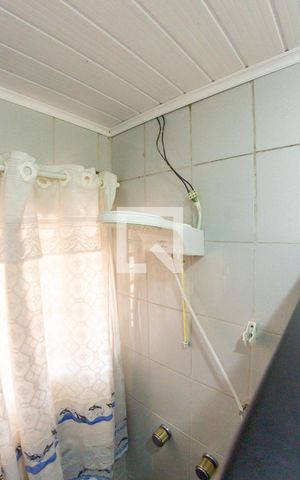 Casa à venda com 320m², 5 quartos e 2 vagas Casa à venda com 320m², 5 quartos e 2 vagasBanheiro da Edícula