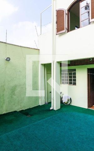 Casa à venda com 312m², 4 quartos e 4 vagas Casa à venda com 312m², 4 quartos e 4 vagasQuintal