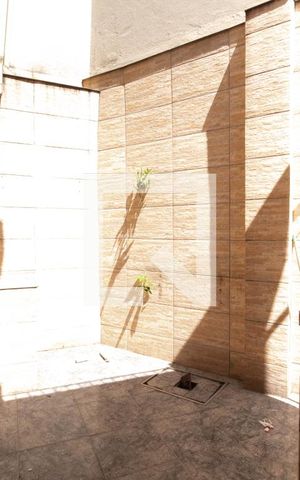 Casa à venda com 250m², 5 quartos e 5 vagas Casa à venda com 250m², 5 quartos e 5 vagasÁrea de Serviço