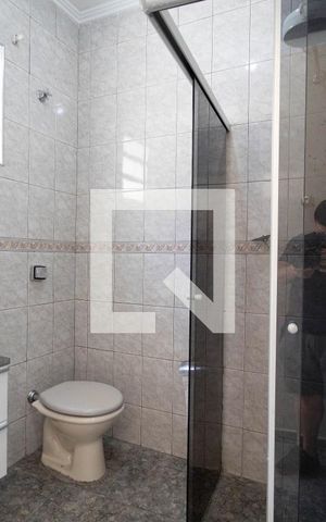 Casa à venda com 250m², 5 quartos e 5 vagas Casa à venda com 250m², 5 quartos e 5 vagasBanheiro