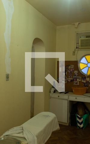 Casa à venda com 550m², 4 quartos e 4 vagas Casa à venda com 550m², 4 quartos e 4 vagasQuarto 4