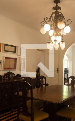 Casa à venda com 550m², 4 quartos e 4 vagas Casa à venda com 550m², 4 quartos e 4 vagasSala de Jantar