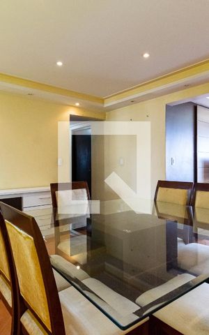 Apartamento à venda com 114m², 3 quartos e 1 vaga Apartamento à venda com 114m², 3 quartos e 1 vagaSala