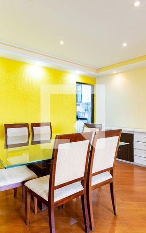 Apartamento à venda com 114m², 3 quartos e 1 vaga Apartamento à venda com 114m², 3 quartos e 1 vagaSala