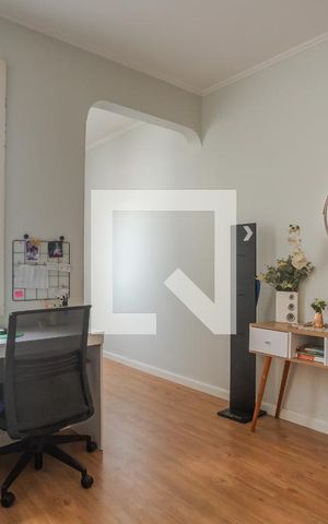 Apartamento à venda com 120m², 3 quartos e sem vaga Apartamento à venda com 120m², 3 quartos e sem vagaSala