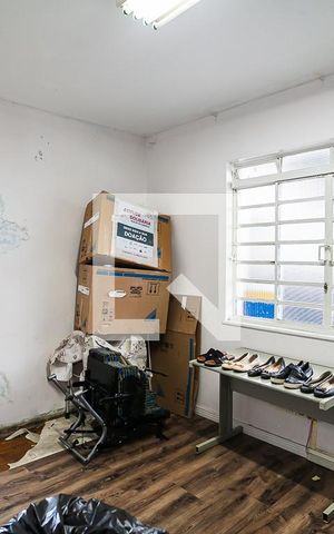 Casa à venda com 340m², 4 quartos e 8 vagas Casa à venda com 340m², 4 quartos e 8 vagasSala de TV