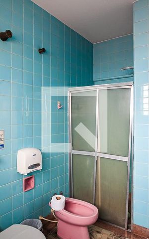 Casa à venda com 340m², 4 quartos e 8 vagas Casa à venda com 340m², 4 quartos e 8 vagasBanheiro