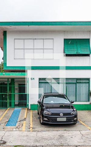Casa à venda com 340m², 4 quartos e 8 vagas Casa à venda com 340m², 4 quartos e 8 vagasFachada