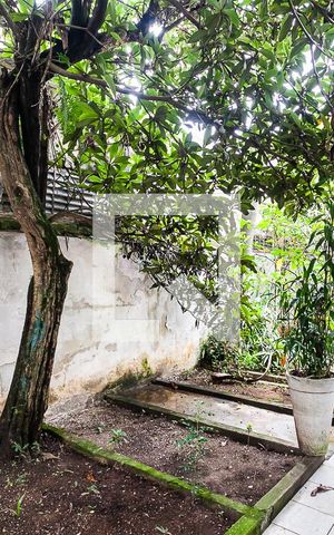 Casa à venda com 340m², 4 quartos e 8 vagas Casa à venda com 340m², 4 quartos e 8 vagasJardim