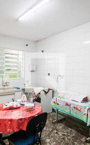 Casa à venda com 340m², 4 quartos e 8 vagas Casa à venda com 340m², 4 quartos e 8 vagasCozinha