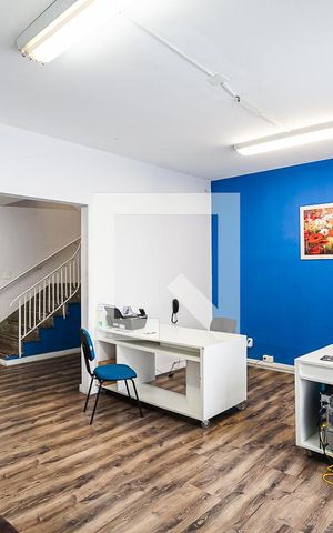 Casa à venda com 340m², 4 quartos e 8 vagas Casa à venda com 340m², 4 quartos e 8 vagasSala de Estar