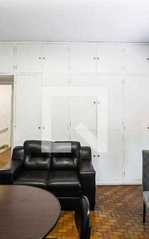 Casa à venda com 340m², 4 quartos e 8 vagas Casa à venda com 340m², 4 quartos e 8 vagasSuíte