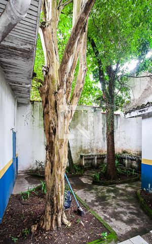 Casa à venda com 340m², 4 quartos e 8 vagas Casa à venda com 340m², 4 quartos e 8 vagasJardim