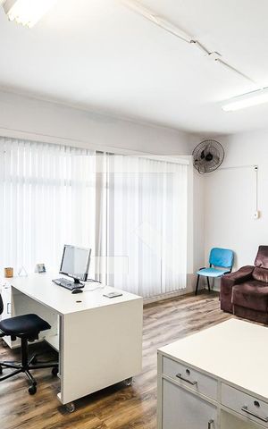 Casa à venda com 340m², 4 quartos e 8 vagas Casa à venda com 340m², 4 quartos e 8 vagasSala de Estar