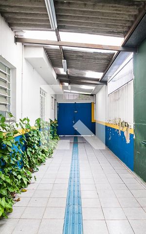 Casa à venda com 340m², 4 quartos e 8 vagas Casa à venda com 340m², 4 quartos e 8 vagasQuintal