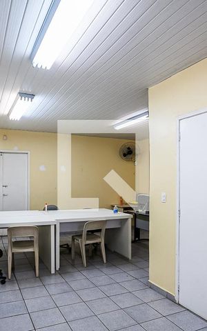 Casa à venda com 340m², 4 quartos e 8 vagas Casa à venda com 340m², 4 quartos e 8 vagasGaragem